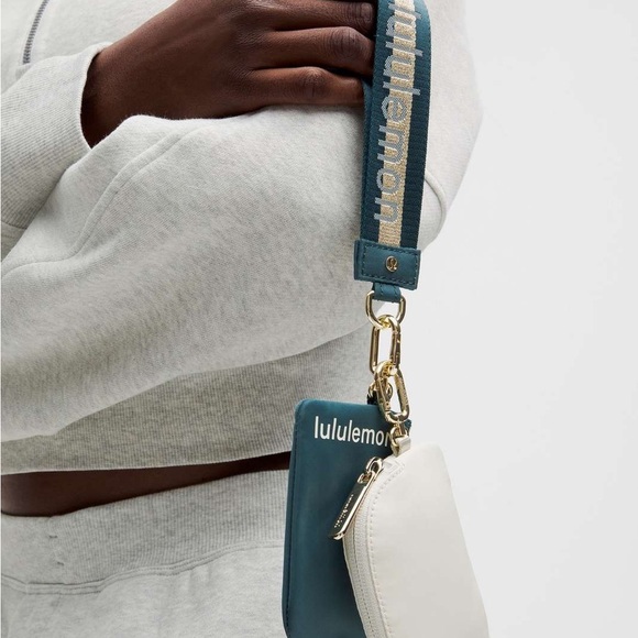 77&78 🆕💙 Lululemon Dual Pouch Wristlet Wordmark - Warp Teal Bone Gold - Picture 2 of 7